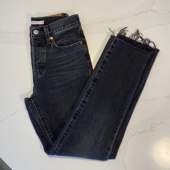 Levi’s faded black distressed jeans - Picture 1 of 5